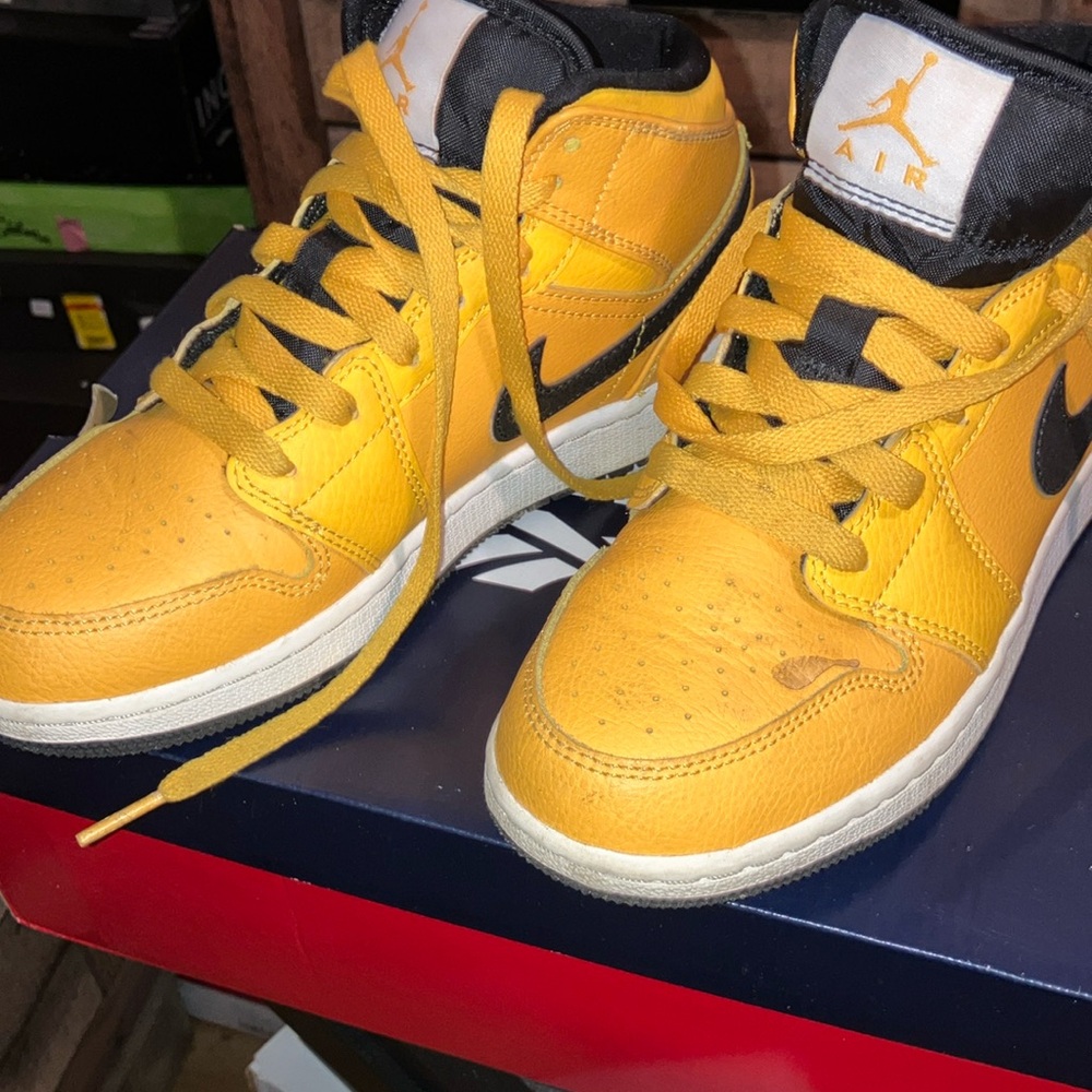 Used Kids Jordan 1’s